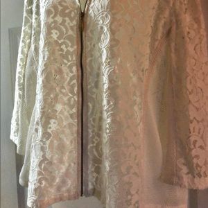 Lace top Chico XL. NWT